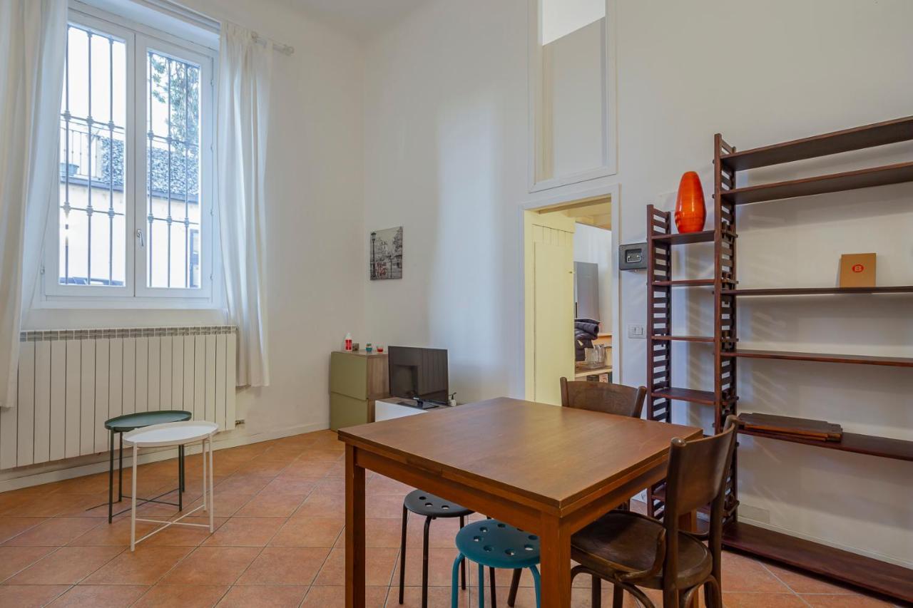 Flat In Isola De Castillia 22 Милано Екстериор снимка