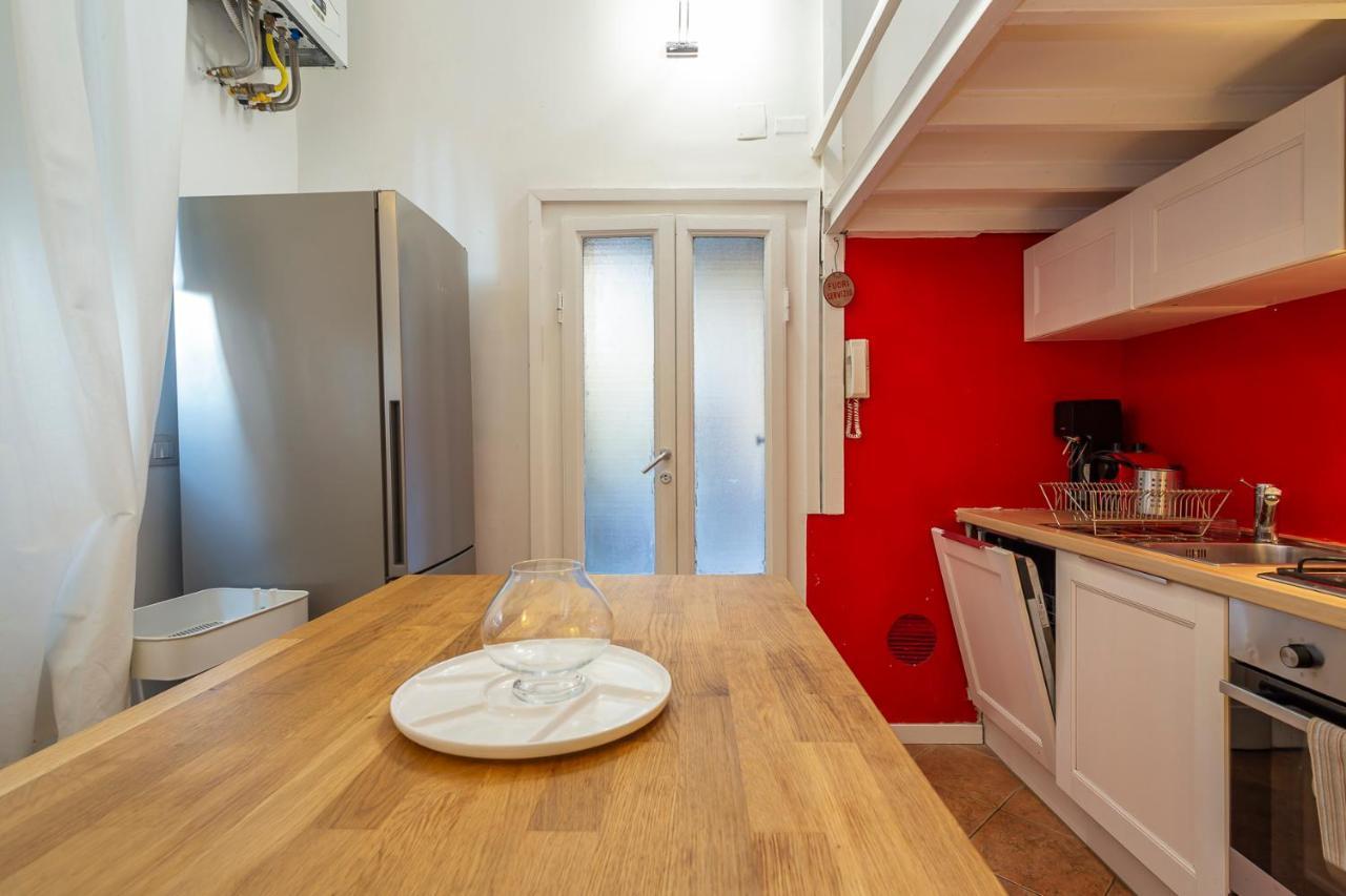 Flat In Isola De Castillia 22 Милано Екстериор снимка
